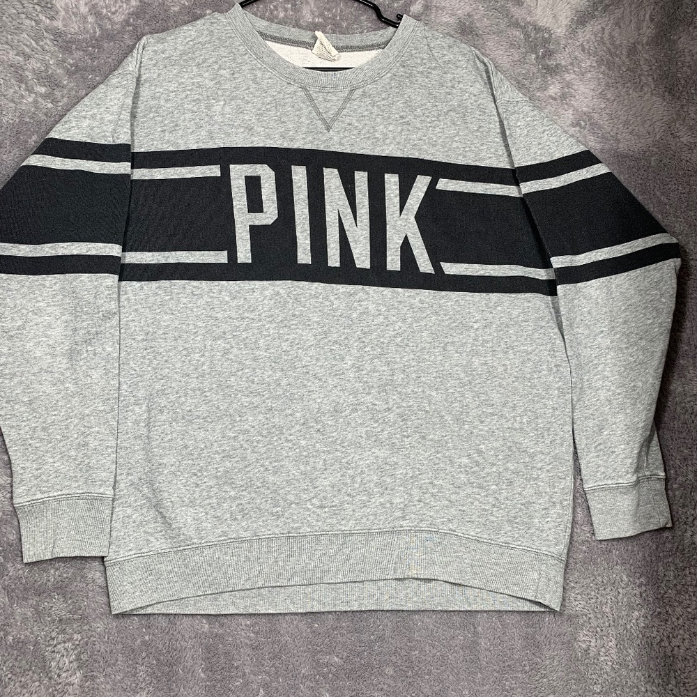 Victoria's Secret PINK Gray Crewneck Sweatshirt Women's Size M Logo‎ Pullover